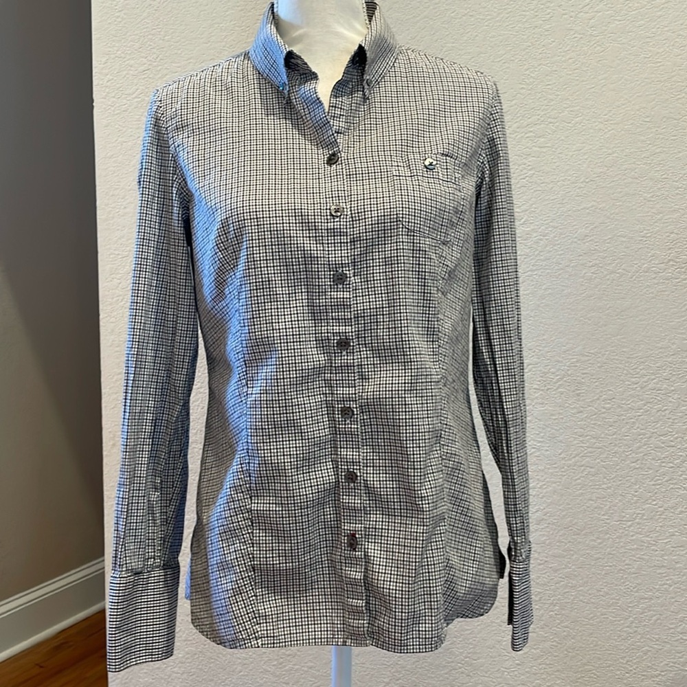 Banana Republic women’s tapered button down shirt Sz Med